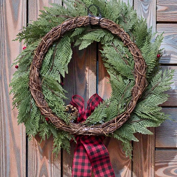 20 Inch Grapevine Holiday Winter Faux Cedar Wreath With Red Cardinals - Picture 3 of 7